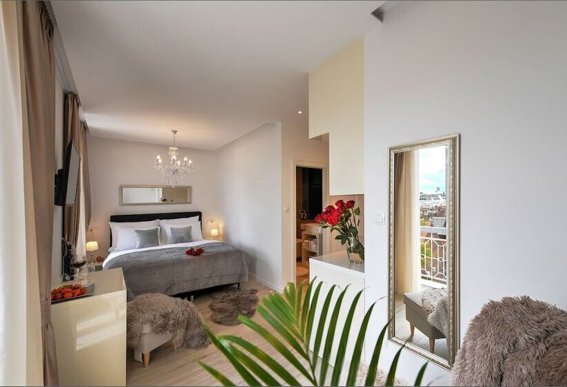 Pensão Via Porto Rooms