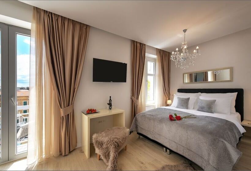 Pensão Via Porto Rooms