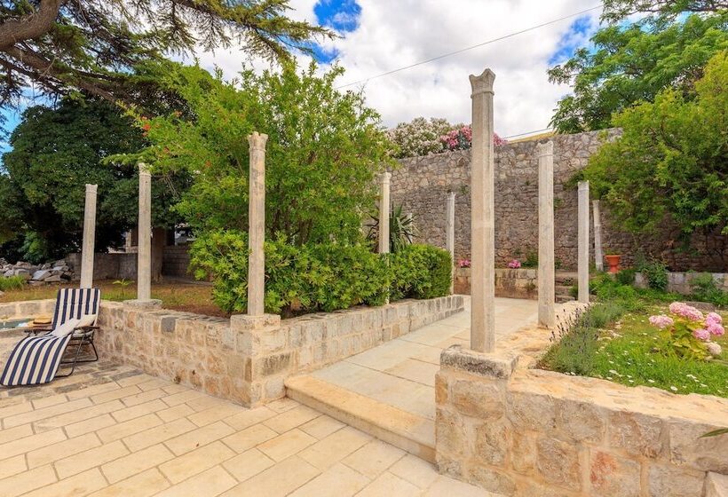 Hedera Estate, House Hedera V