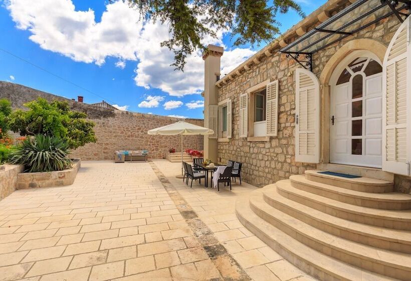 Hedera Estate, House Hedera V