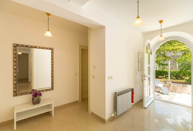 Hedera Estate, House Hedera V