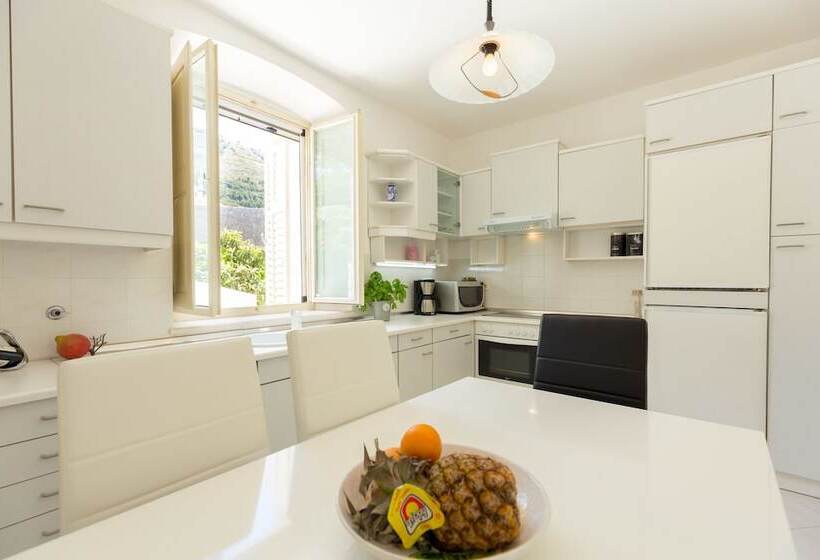 Hedera Estate, House Hedera V