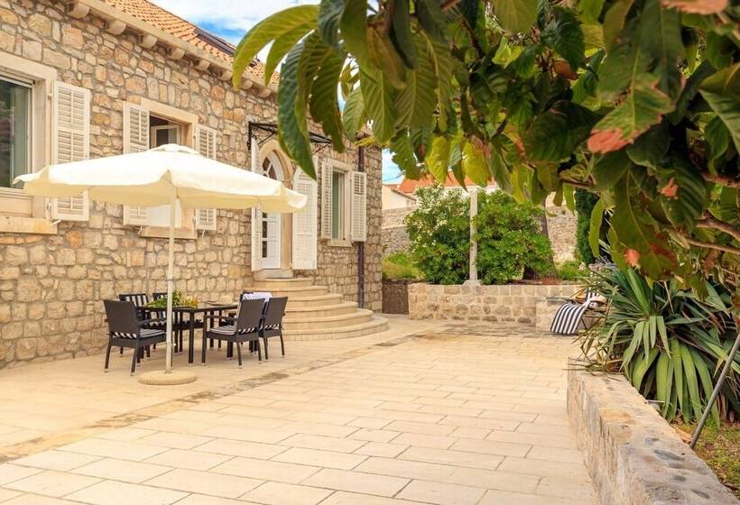 Hedera Estate, House Hedera V