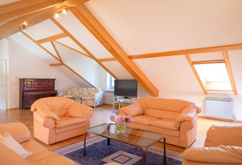 Hedera Estate, House Hedera V