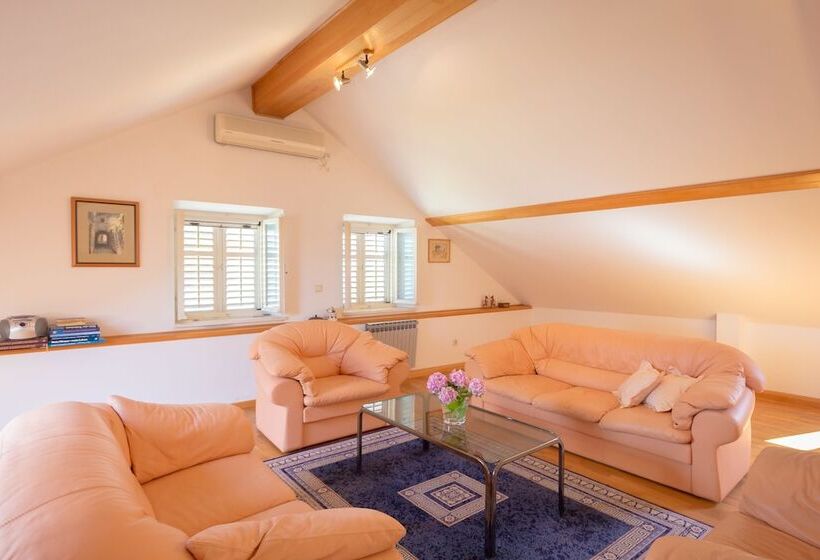 Hedera Estate, House Hedera V