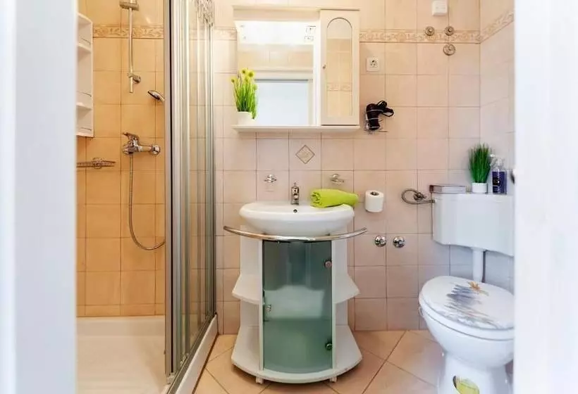 Majatalo Apartment & Rooms Graciela