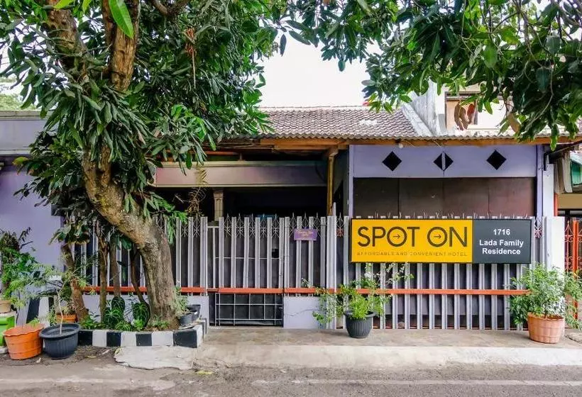 ペンション Vaccinated Staff  Spot On 1716 Lada Family Residence Syariah