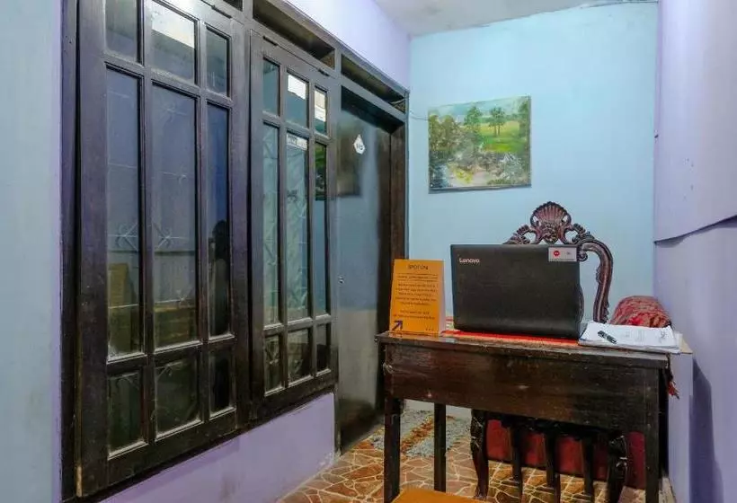 ペンション Vaccinated Staff  Spot On 1716 Lada Family Residence Syariah