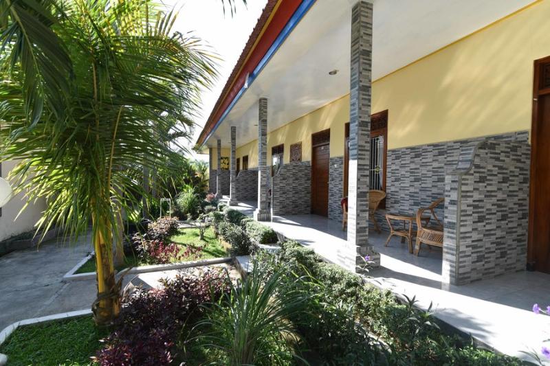 ペンション Reddoorz Plus @ Singaraja