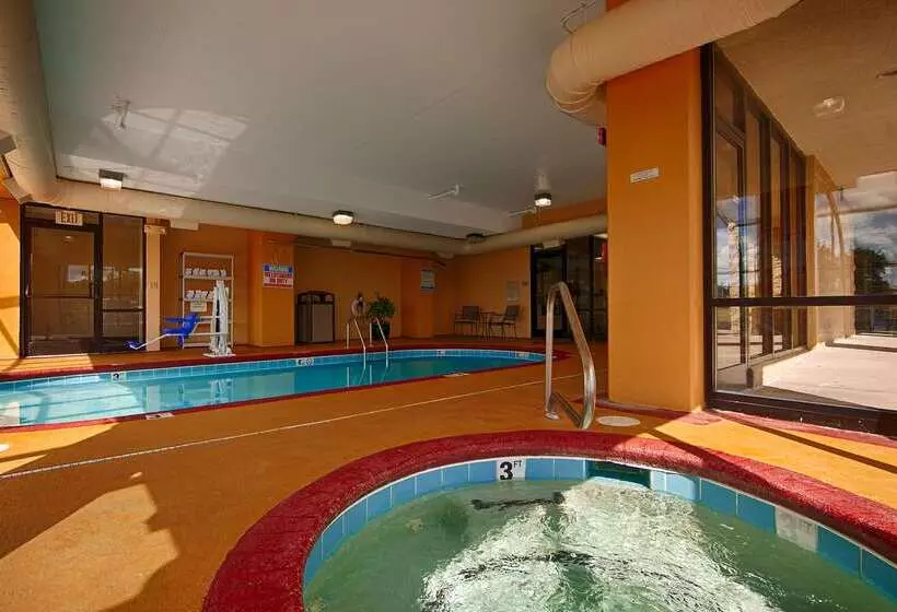 Отель Best Western Knoxville Suites  Downtown