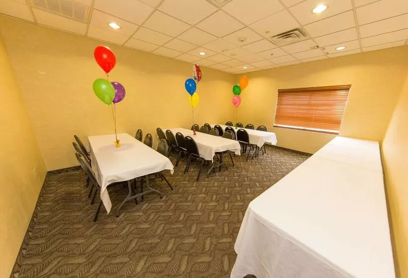 هتل Best Western Plus Portage  And Suites