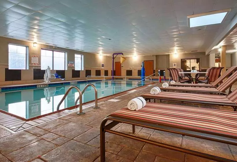 هتل Best Western Plus Portage  And Suites