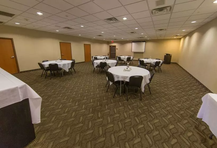 هتل Best Western Plus Portage  And Suites