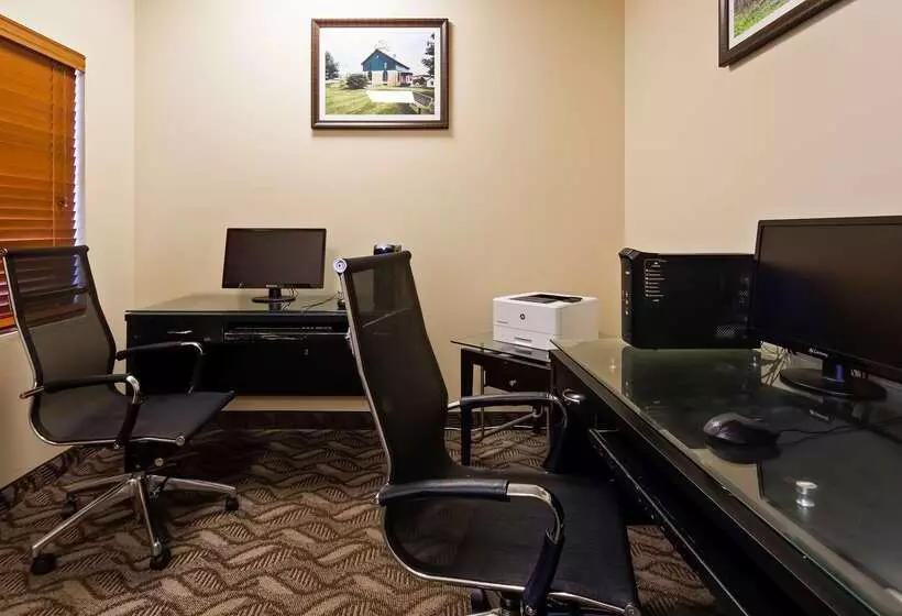 هتل Best Western Plus Portage  And Suites