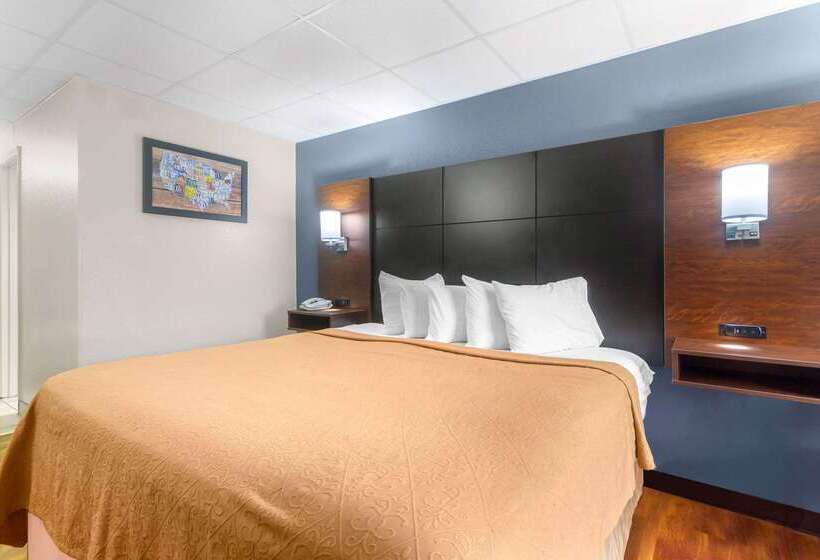 فندق Econo Lodge Inn & Suites Gatlinburg At The Convention Center