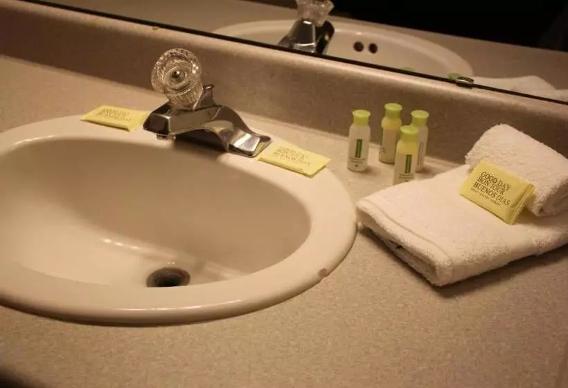 호텔 Port Of Tacoma Inn