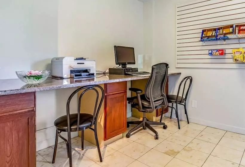 호텔 Quality Inn & Suites Creedmor   Butner