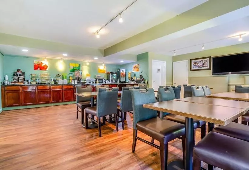 호텔 Quality Inn & Suites Creedmor   Butner