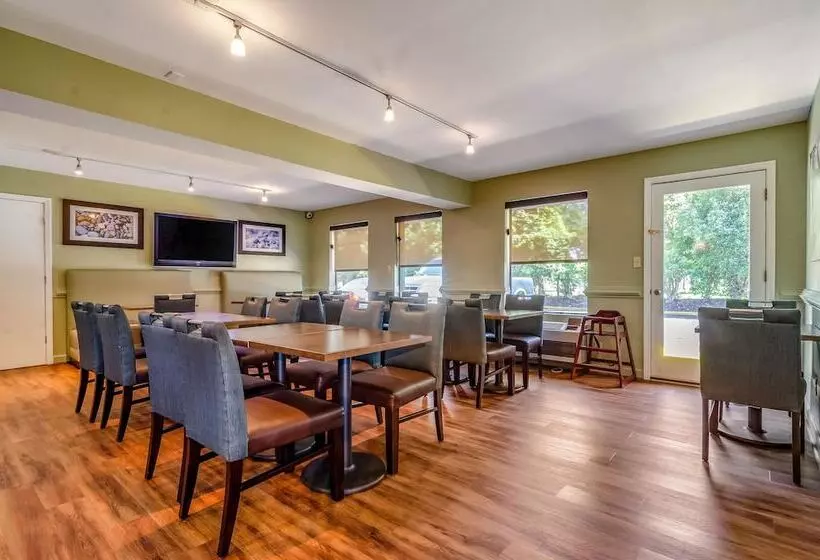 호텔 Quality Inn & Suites Creedmor   Butner