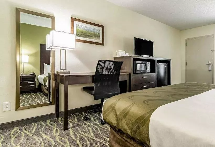 호텔 Quality Inn & Suites Creedmor   Butner