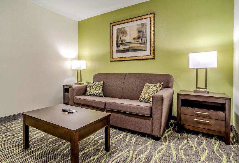 فندق Quality Inn & Suites Creedmor   Butner