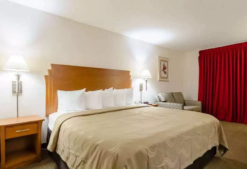 호텔 Quality Inn & Suites Salina