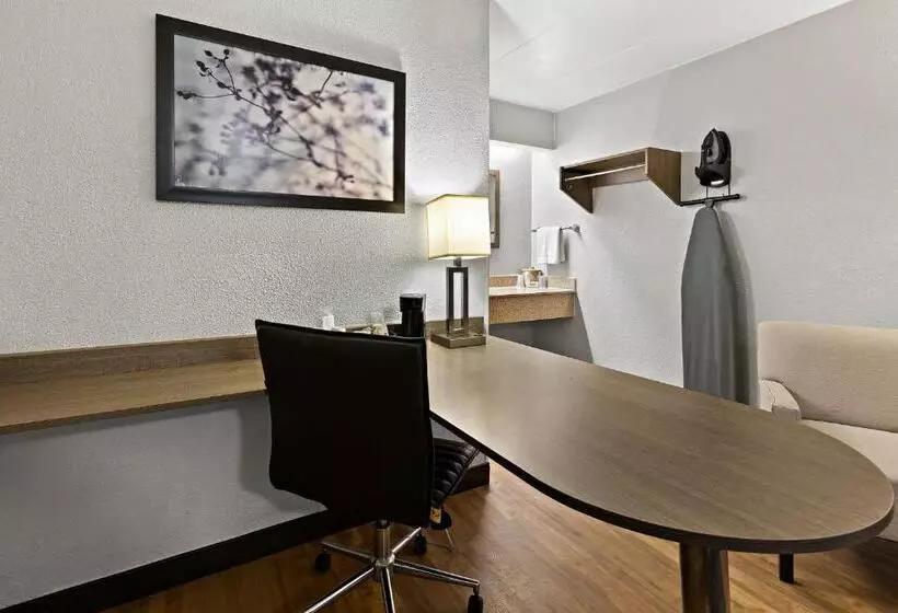 בית מלון כפרי Red Roof Inn Cleveland Independence