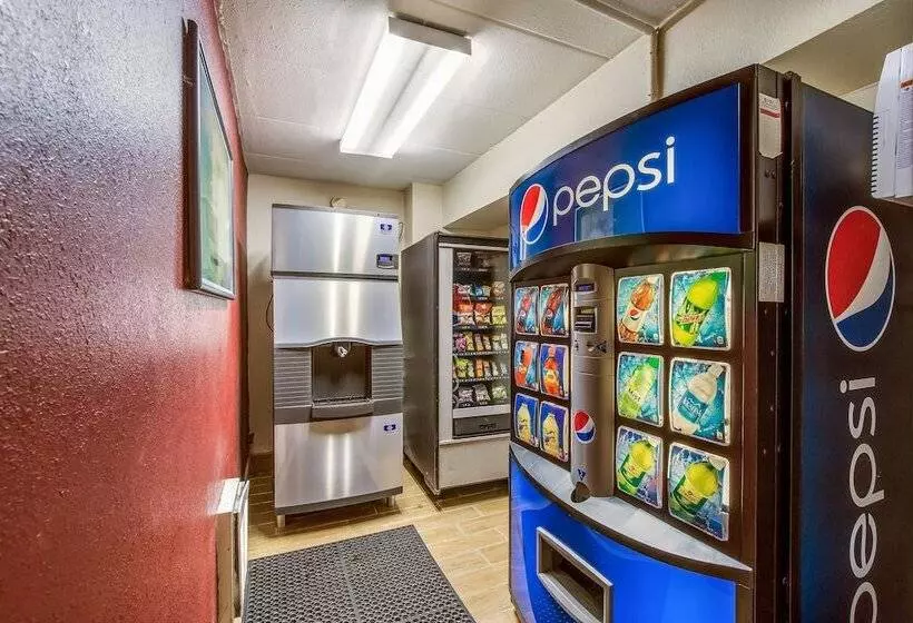 Отель Red Roof Inn Detroit  Plymouth/ Canton