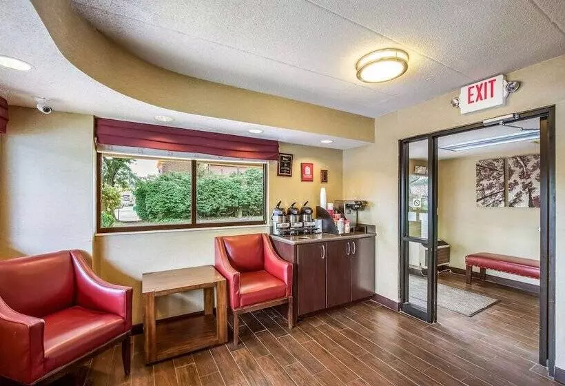 Отель Red Roof Inn Detroit  Plymouth/ Canton