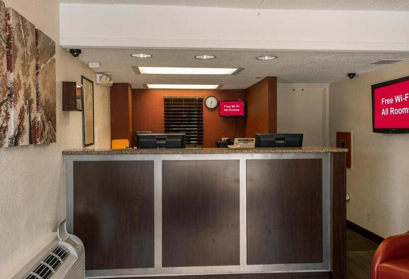 فندق Red Roof Inn Plus+ St Louis Forest Park/ Hampton Ave