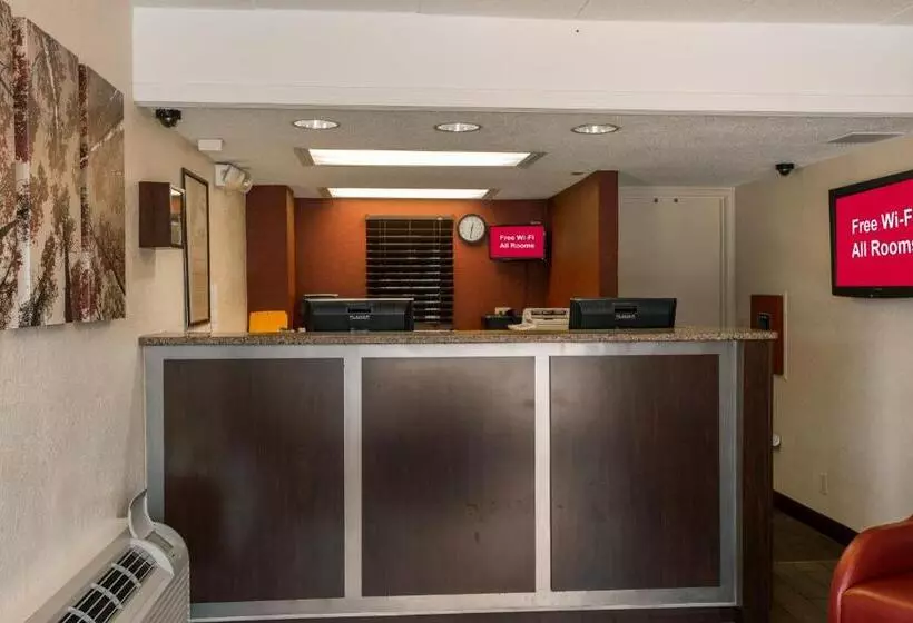 هتل Red Roof Inn Plus+ St Louis   Forest Park/ Hampton Ave 