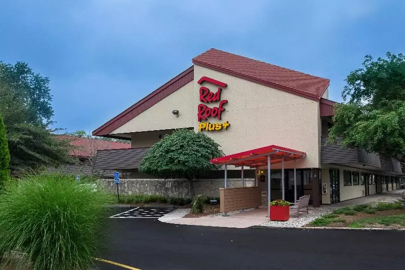 Отель Red Roof Inn Plus+ West Springfield