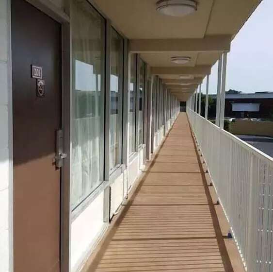 Отель Regency Inn Richmond