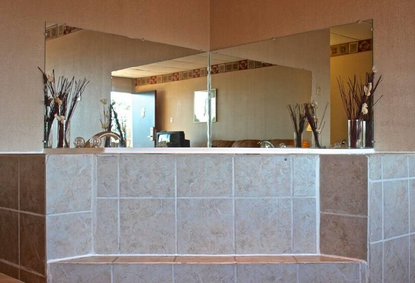 Отель Regency Inn Richmond