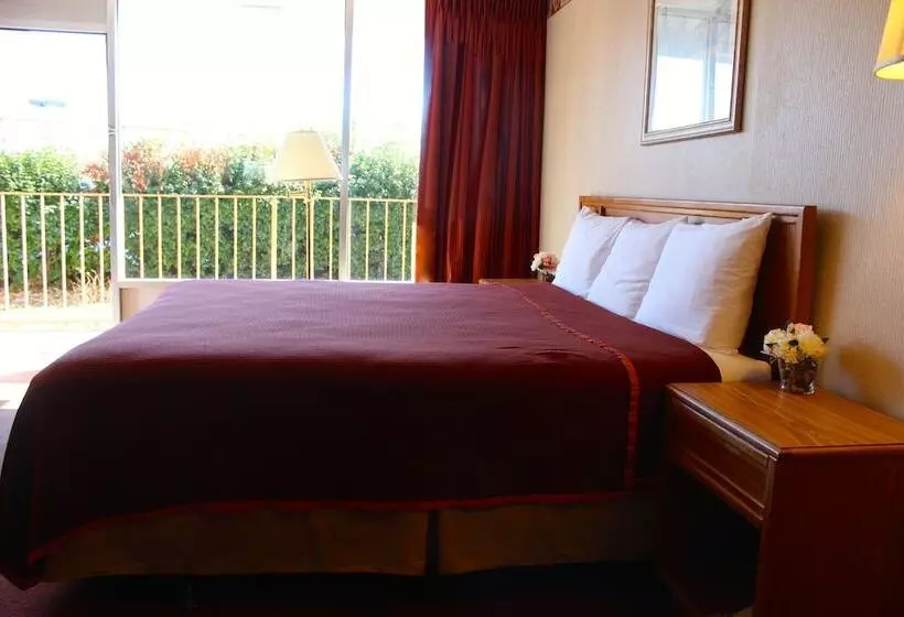 Отель Regency Inn Richmond