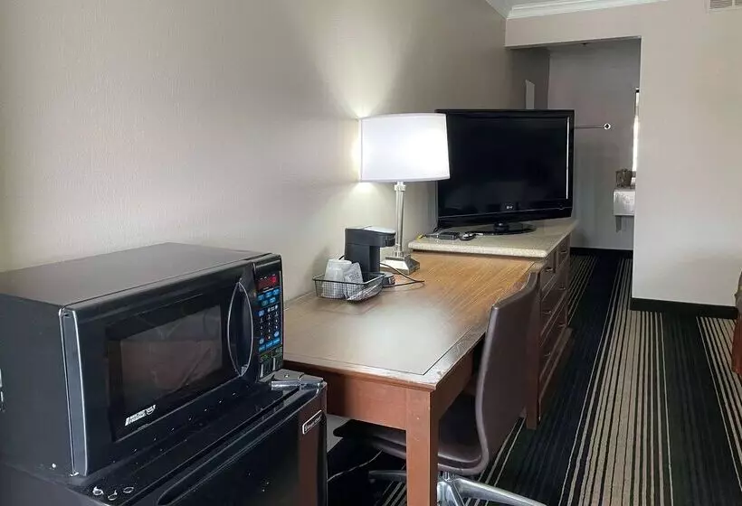 호텔 Super 8 By Wyndham Junction City