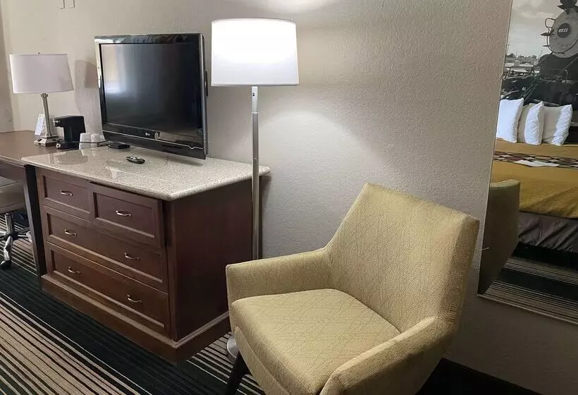 호텔 Super 8 By Wyndham Junction City