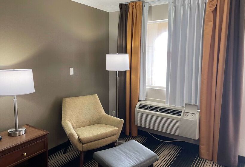 فندق Super 8 By Wyndham Junction City