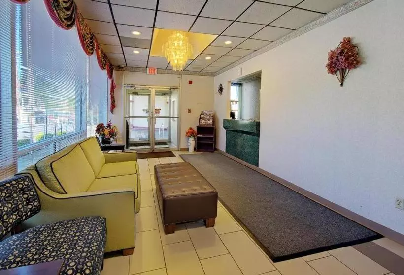 هتل Travelodge By Wyndham Lynchburg