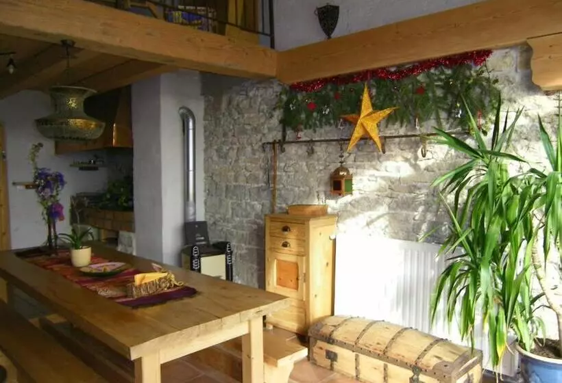 Aamiaismajoitus (B&B) Che Val D Amour