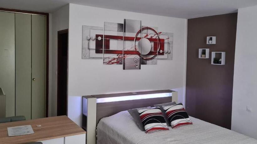 ホテル Auberge De Baudinard Sur Verdon