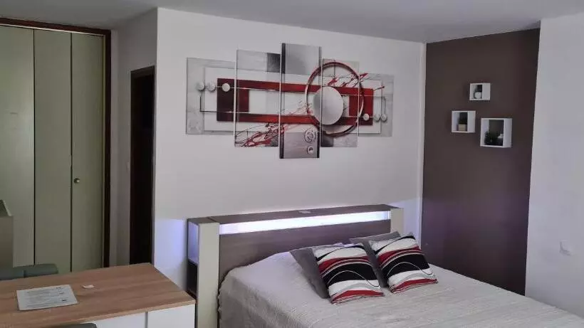 ホテル Auberge De Baudinard Sur Verdon