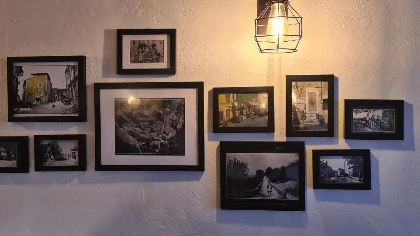 ホテル Auberge De Baudinard Sur Verdon