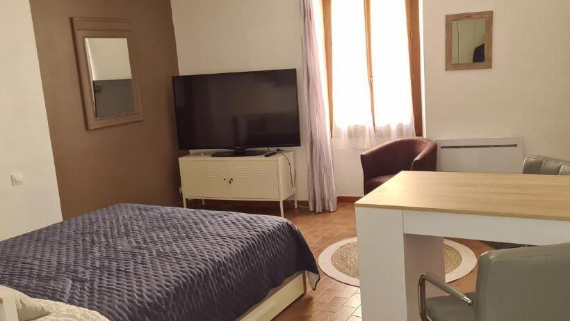 ホテル Auberge De Baudinard Sur Verdon