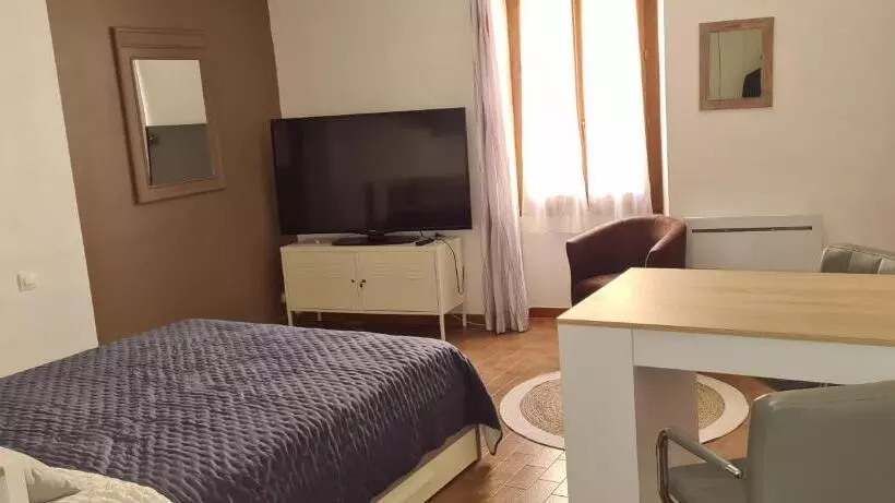 ホテル Auberge De Baudinard Sur Verdon