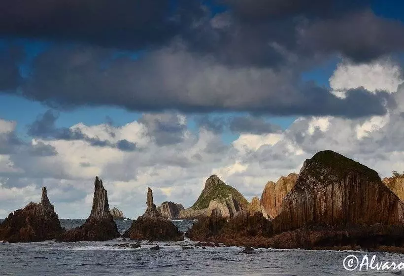 La Nana Del Mar / The Lullaby Of The Sea On Old Harbour