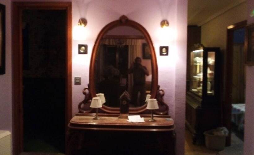 La Nana Del Mar / The Lullaby Of The Sea On Old Harbour