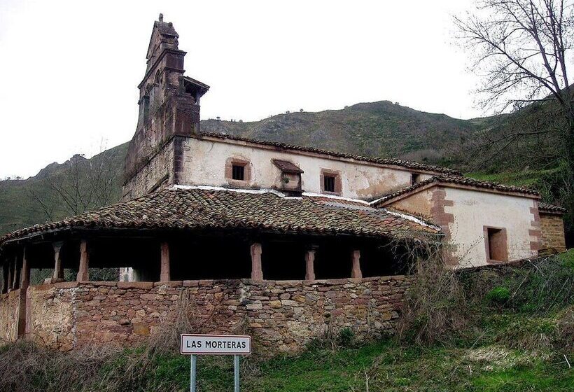 La Nana Del Mar / The Lullaby Of The Sea On Old Harbour