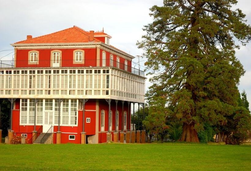 La Nana Del Mar / The Lullaby Of The Sea On Old Harbour