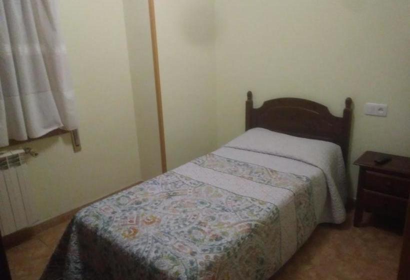 بنسيون Hostal Estopiñan